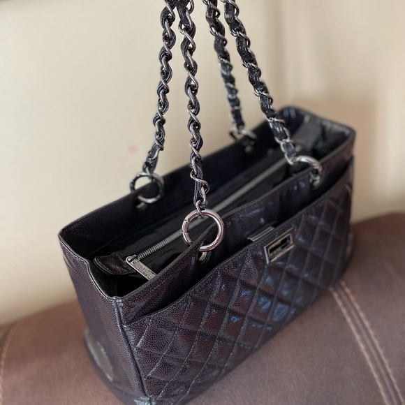 ‼️SOLD‼️CHANEL 2.55 reissue glazed caviar quilted diamond shine tote - Picture 12 of 16